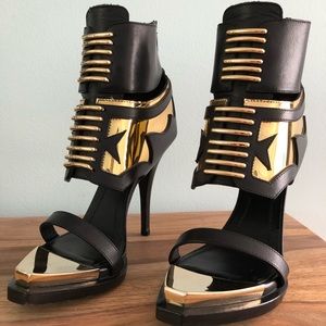GIVENCHY Gold metal, Black leather sandals 6.5